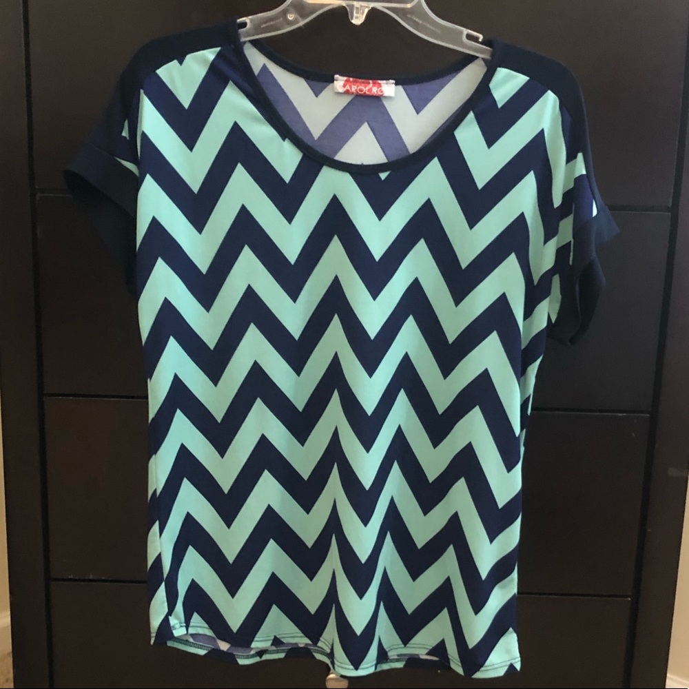 Chevron pattern top!
